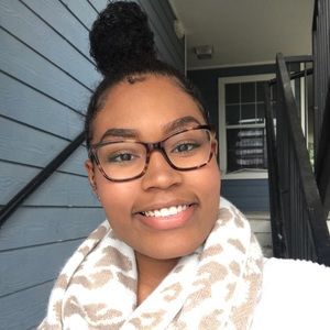 Meet your Posher, Ariana